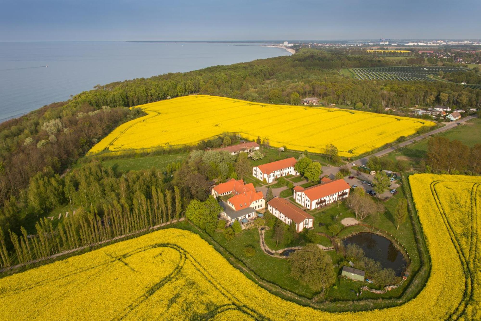 Hotel Ostseeland Rostock Esterno foto